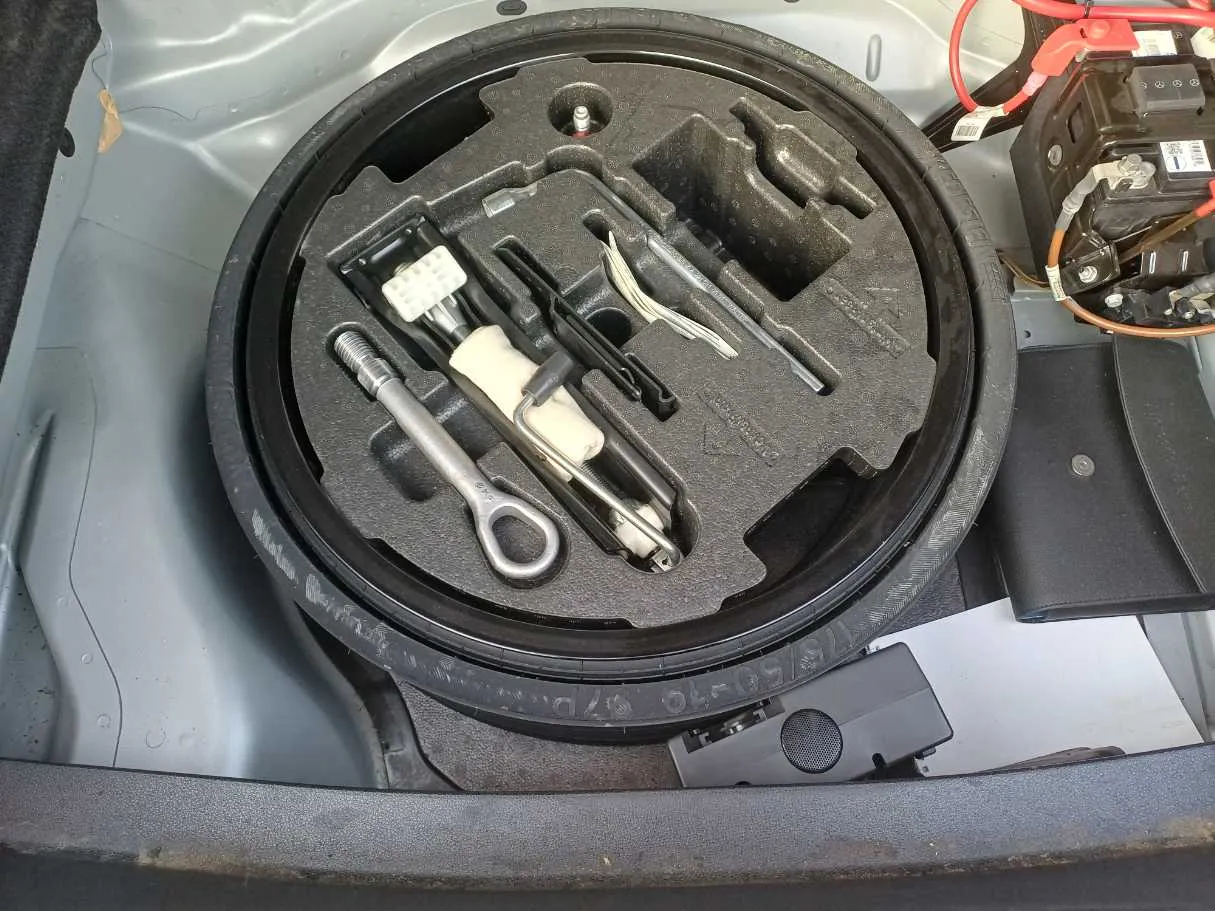 Car image 20