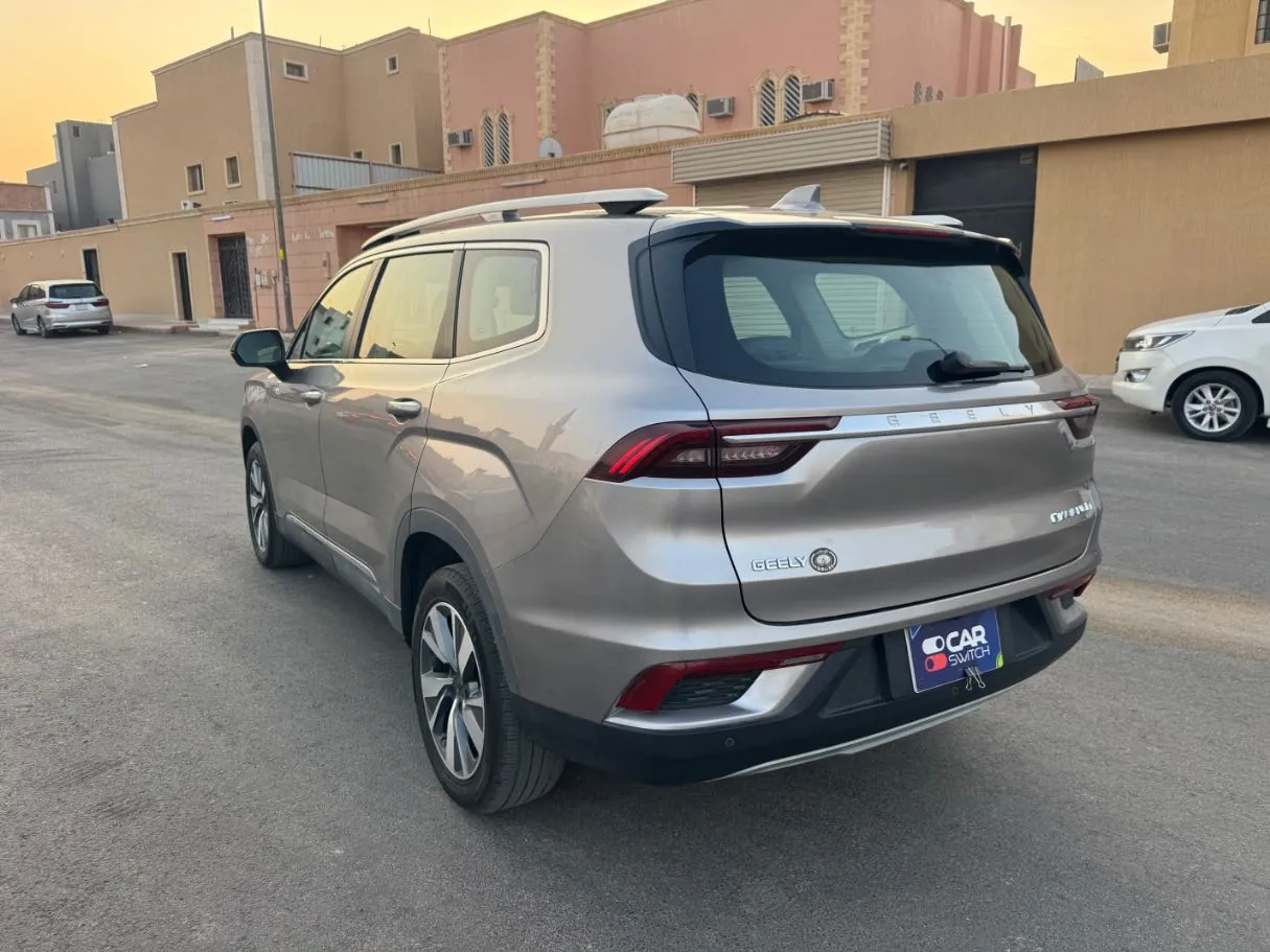 Car image 7