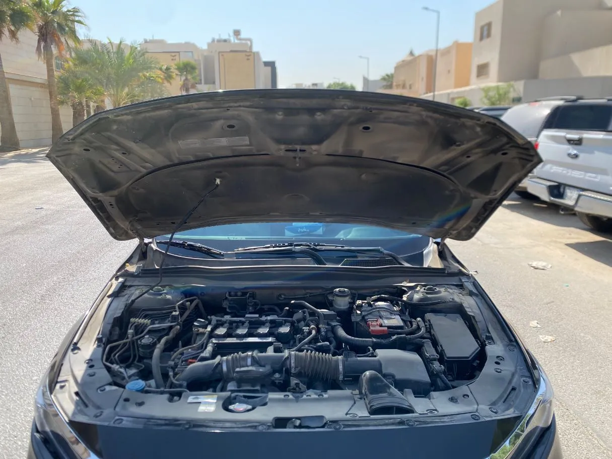 Car image 27