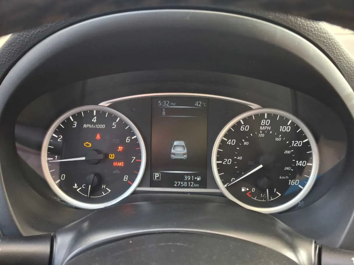 Car image 8