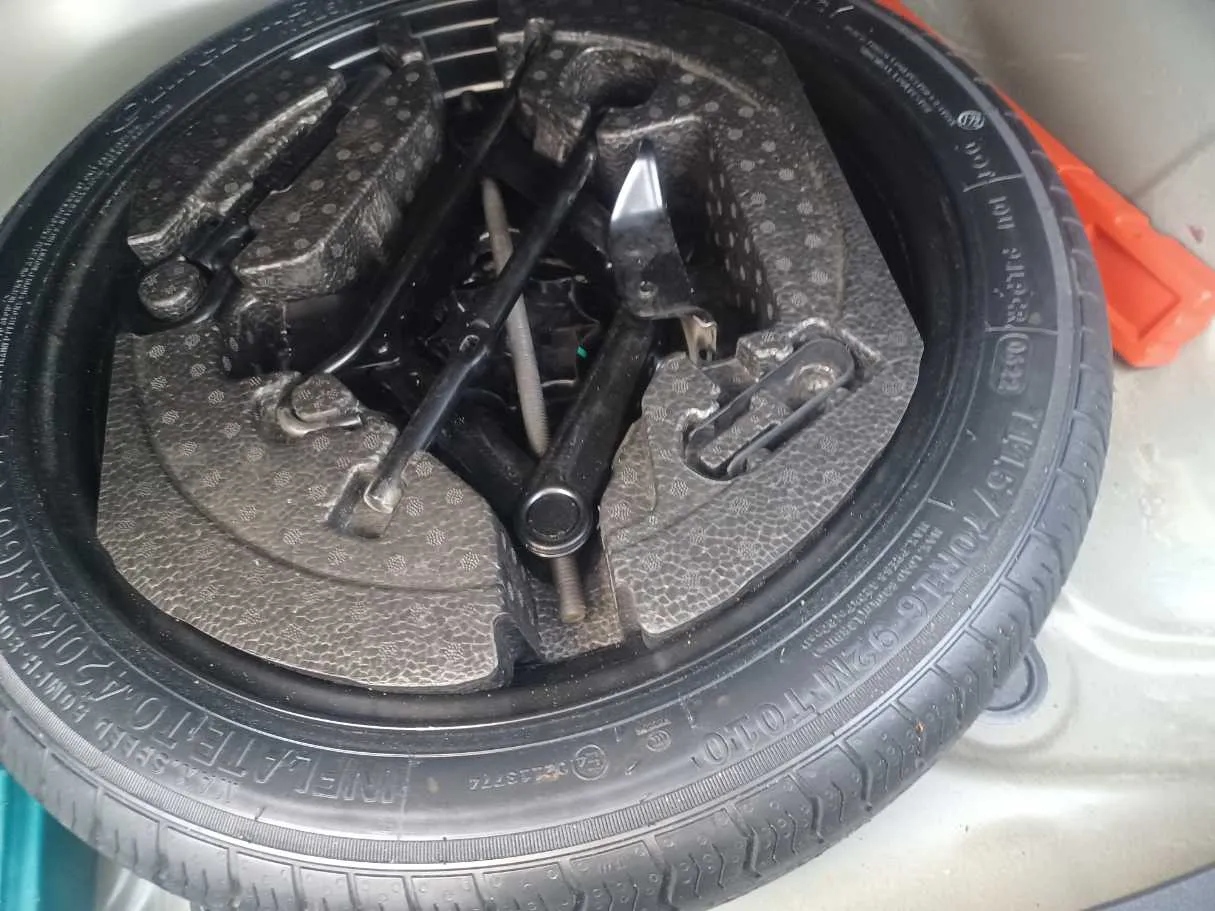 Car image 20