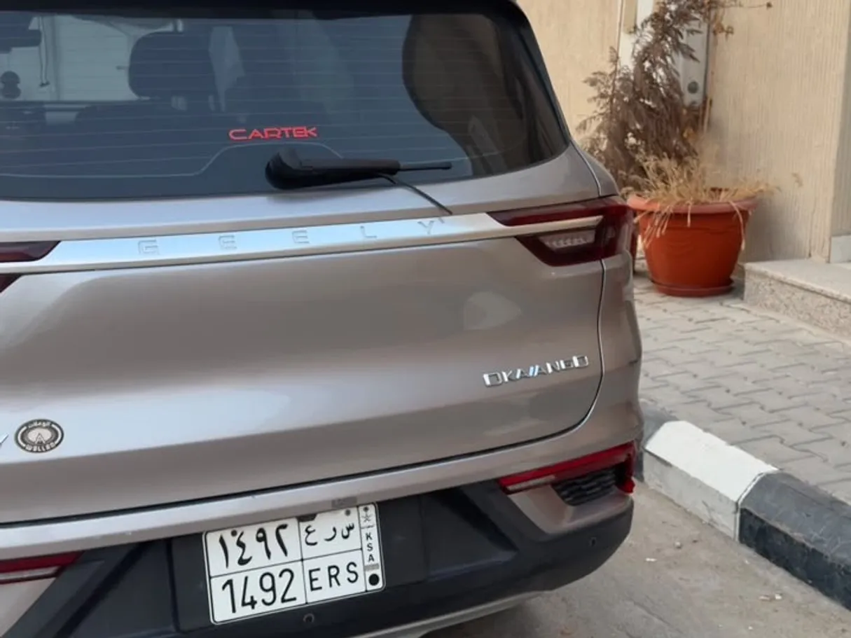 Car image 3