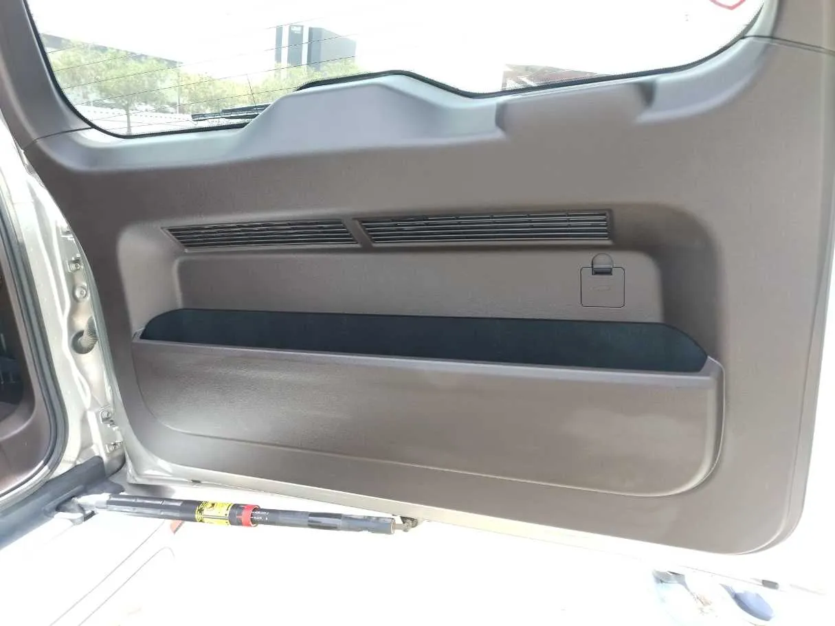 Car image 36