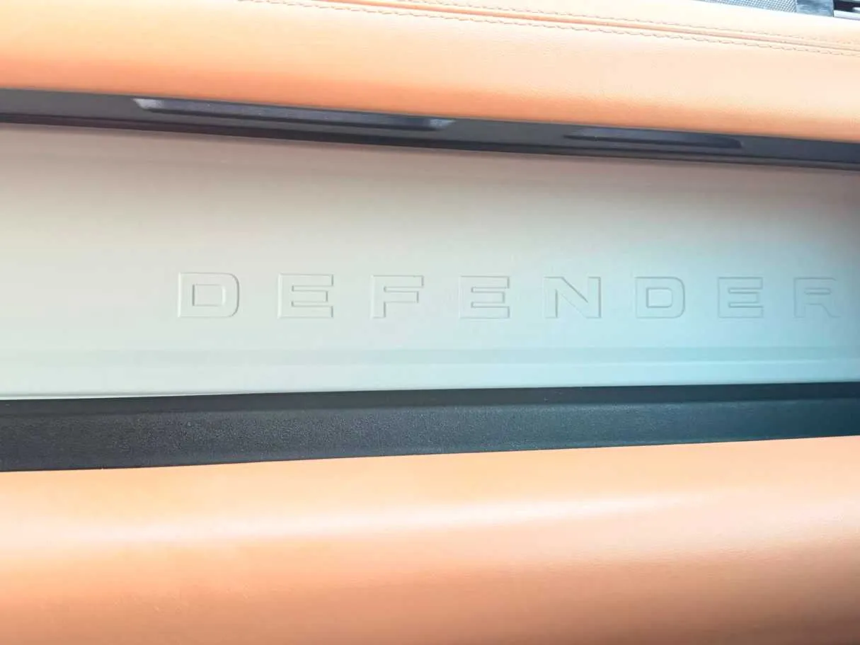 Car image 24