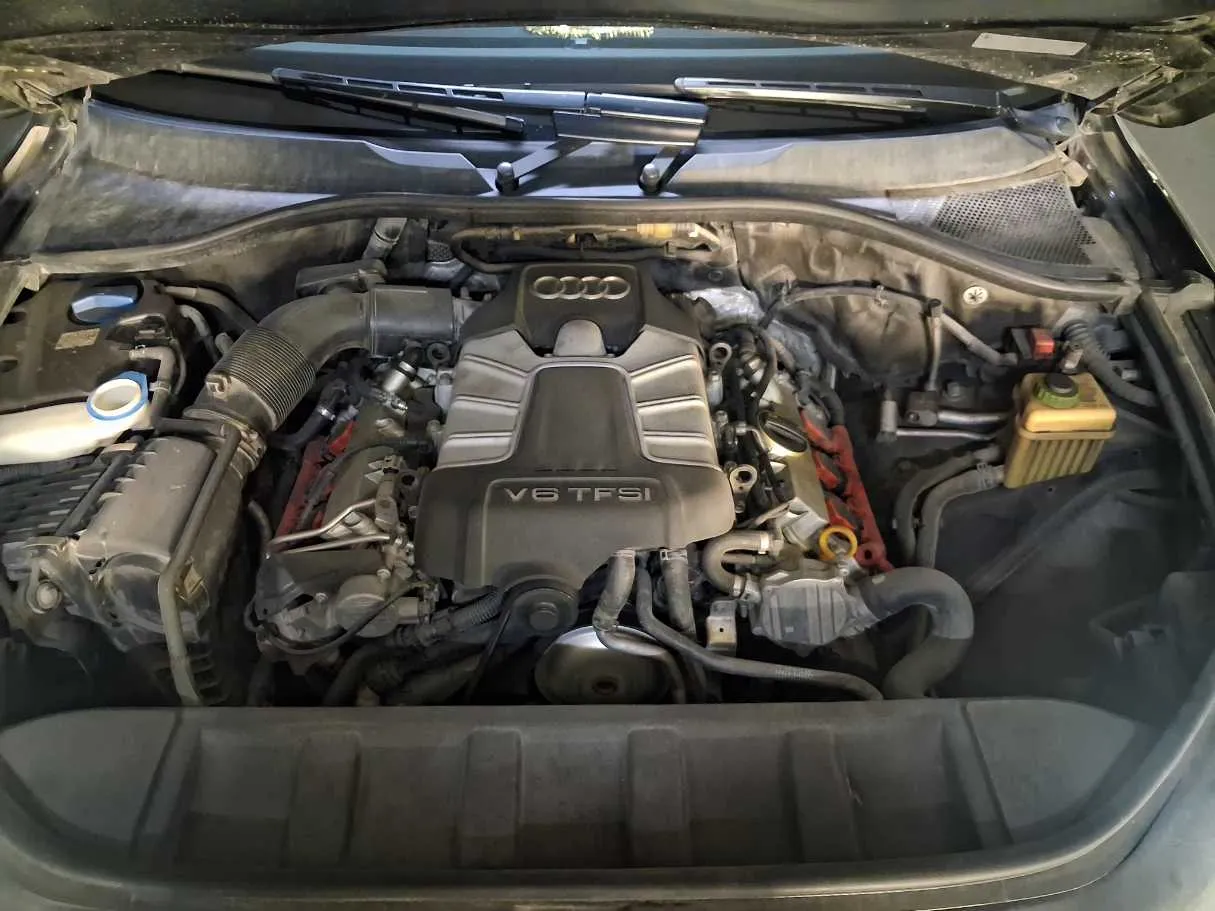 Car image 25