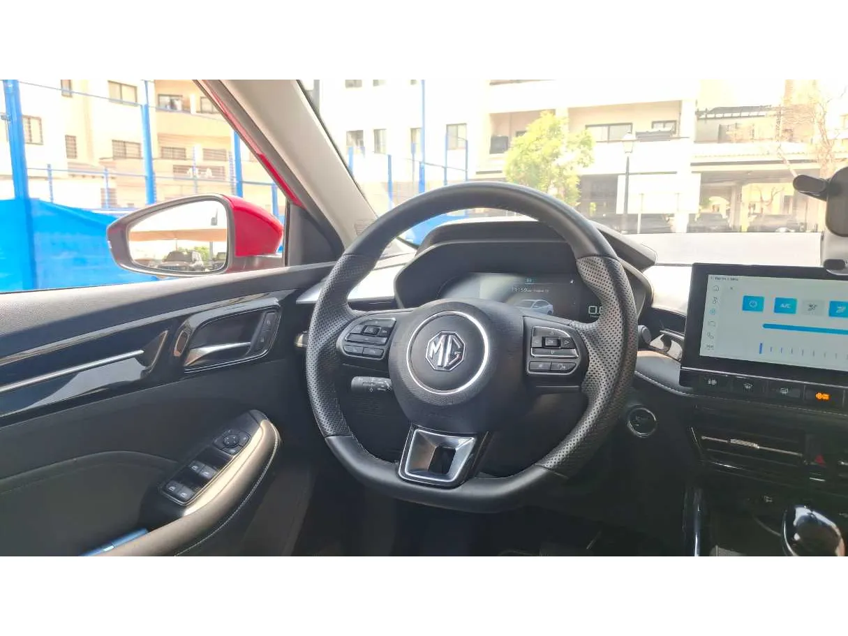 Car image 17