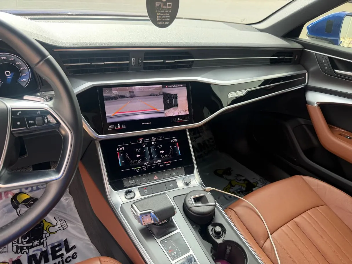 Car image 17