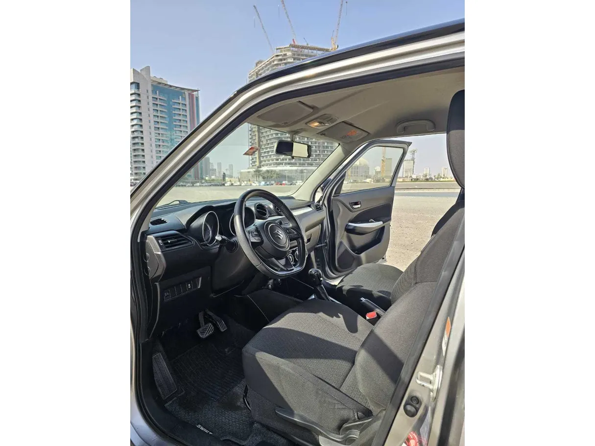 Car image 16