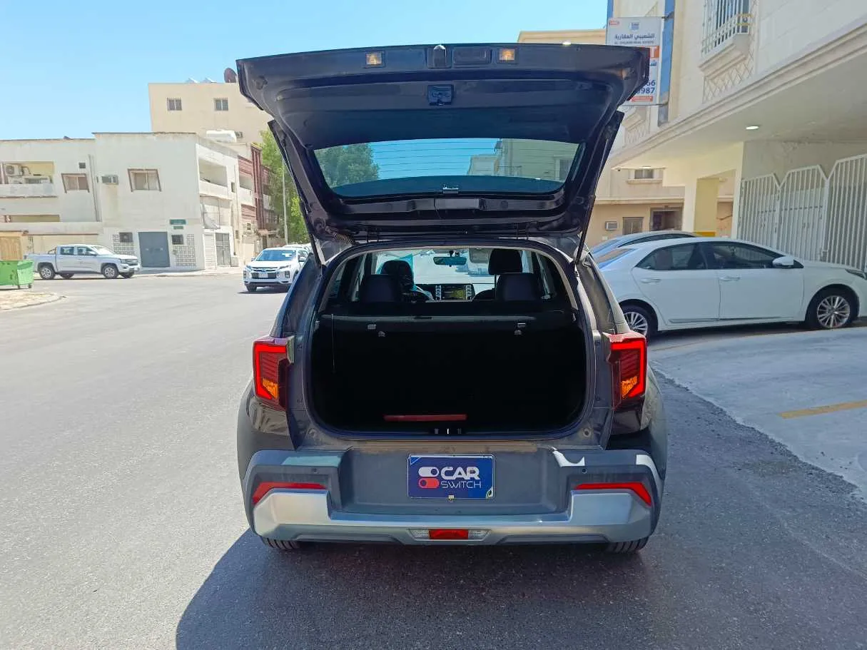 Car image 27