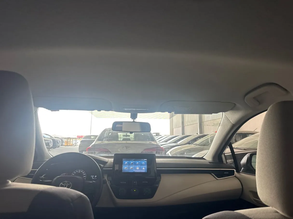 Car image 15
