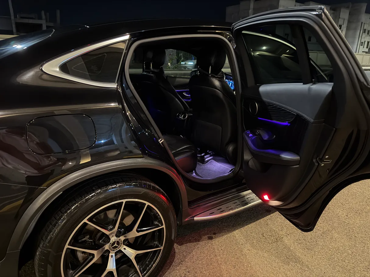 Car image 13