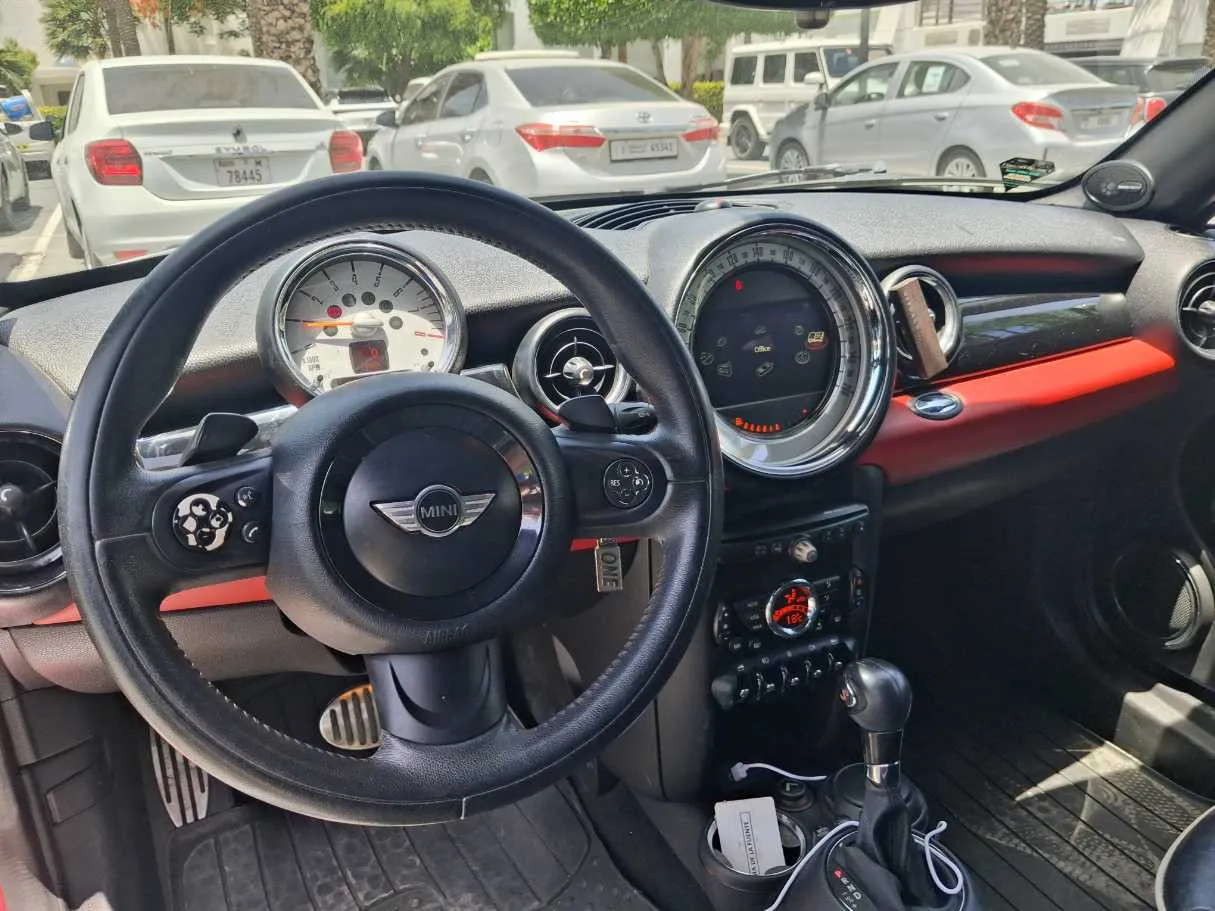 Car image 15