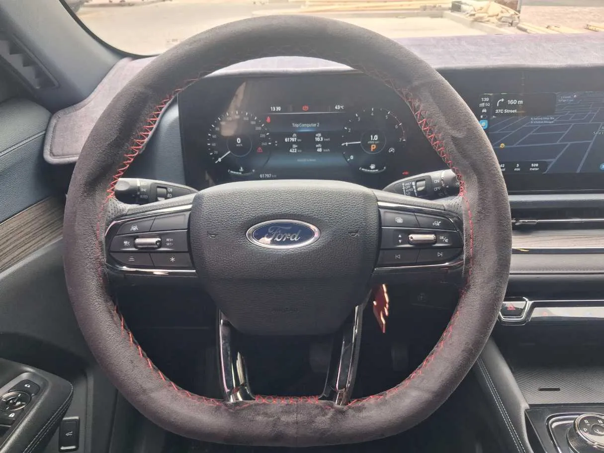 Car image 16