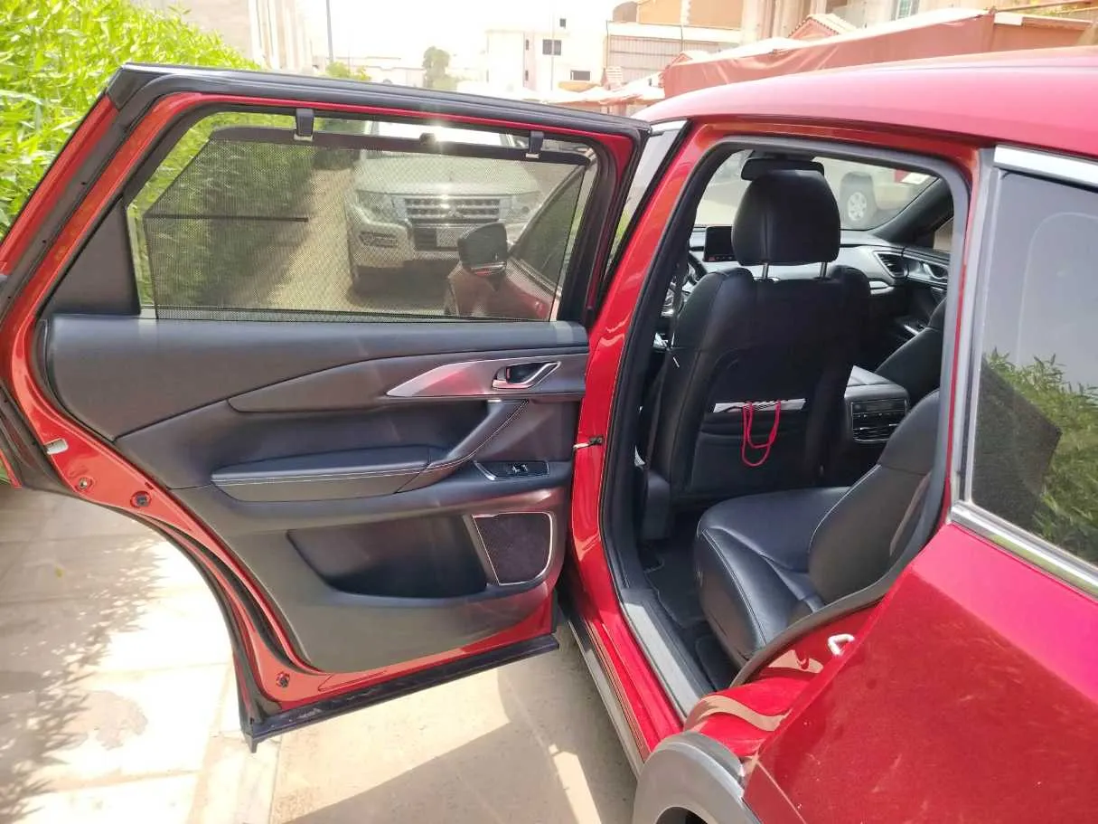 Car image 17