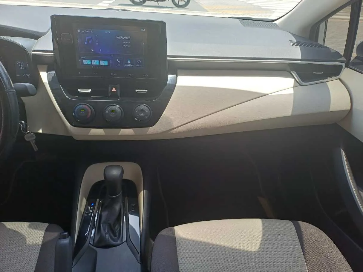 Car image 14