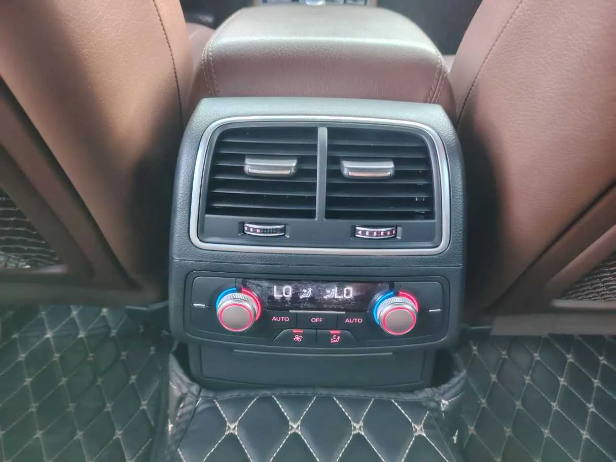 Car image 34