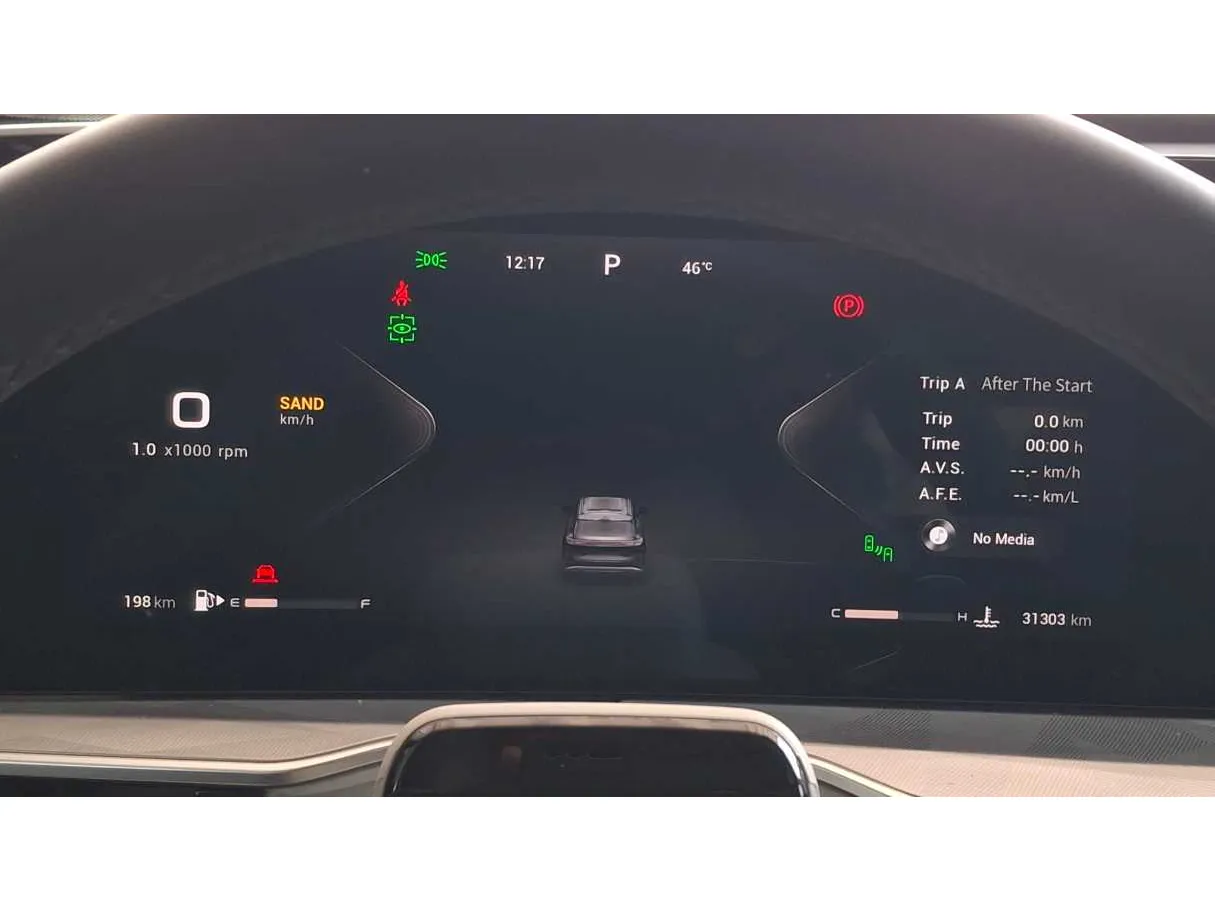 Car image 10