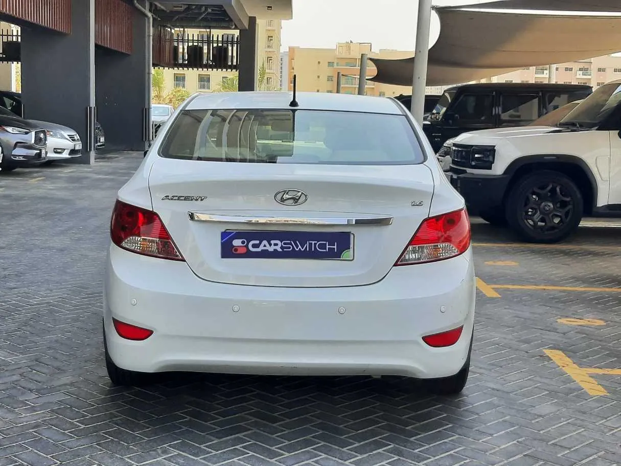 Car image 6