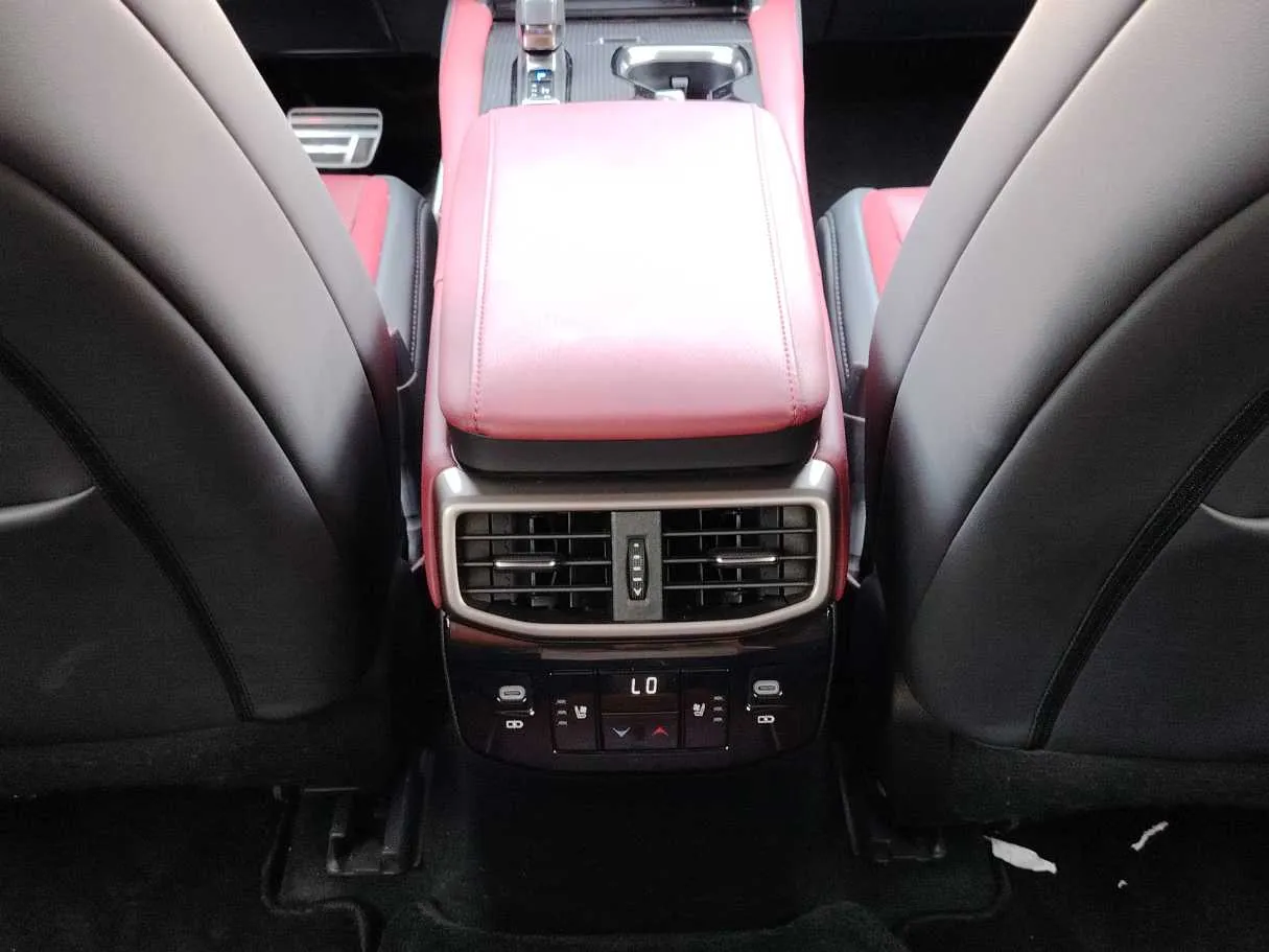 Car image 38