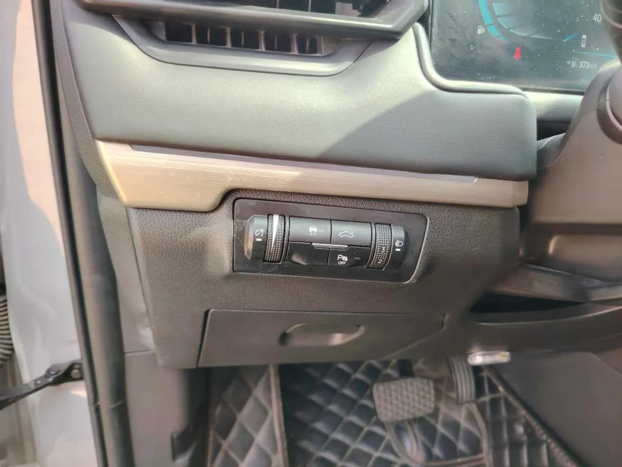 Car image 39