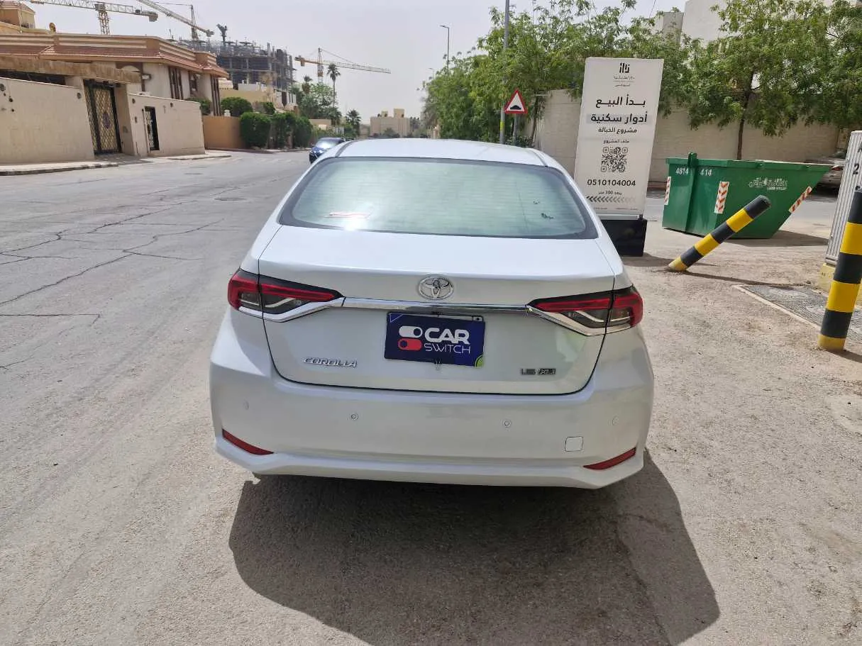 Car image 6