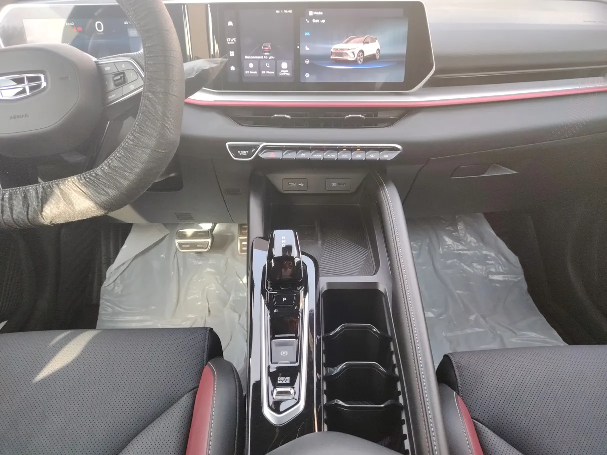 Car image 18
