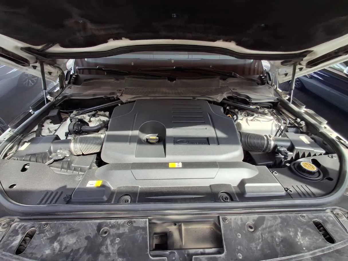 Car image 20