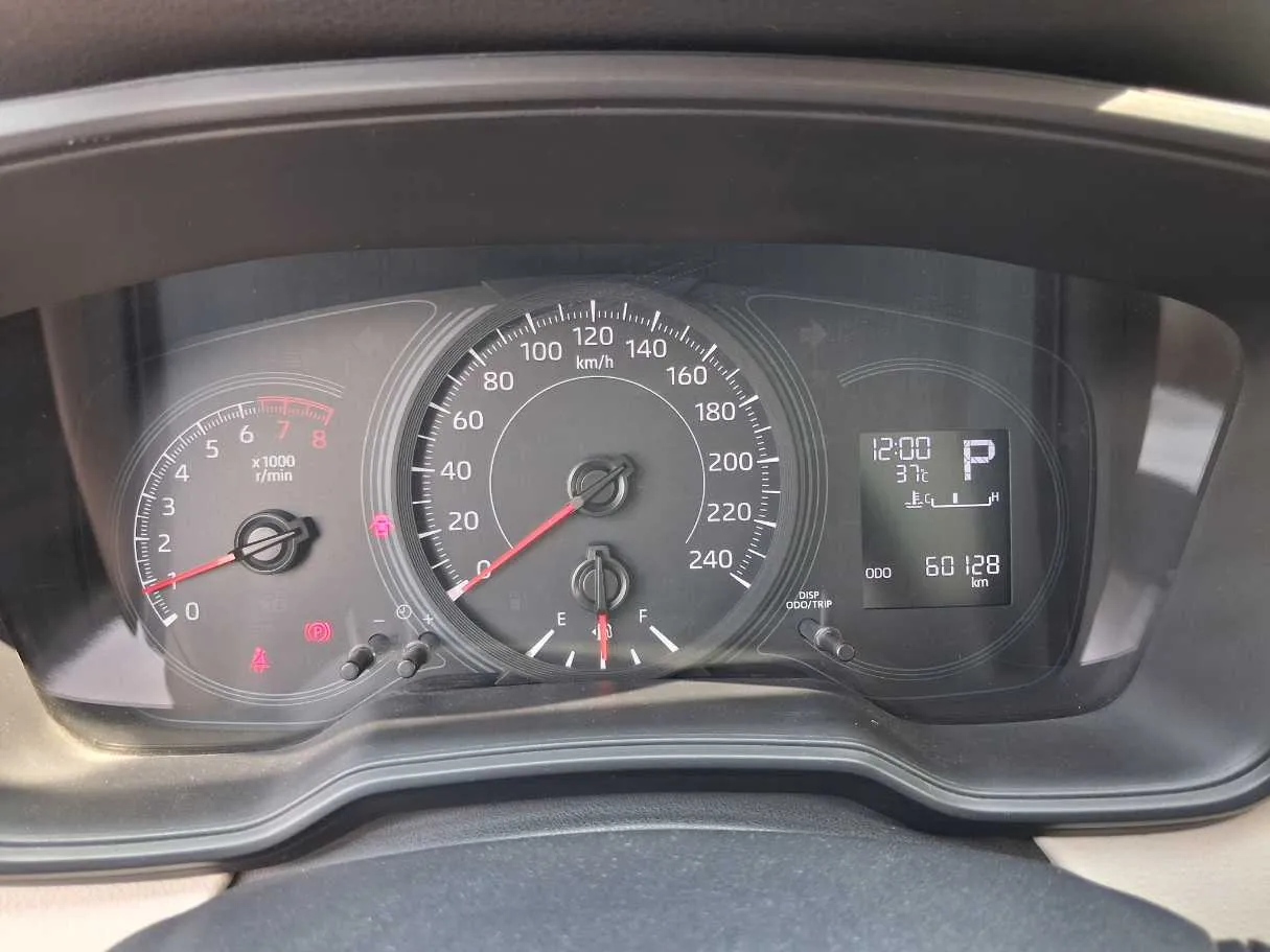 Car image 19