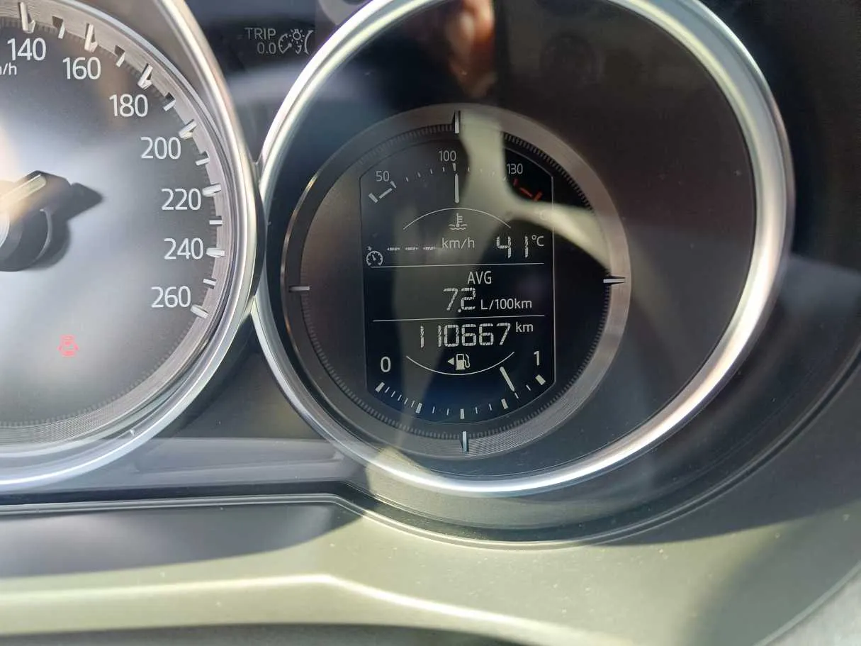 Car image 23