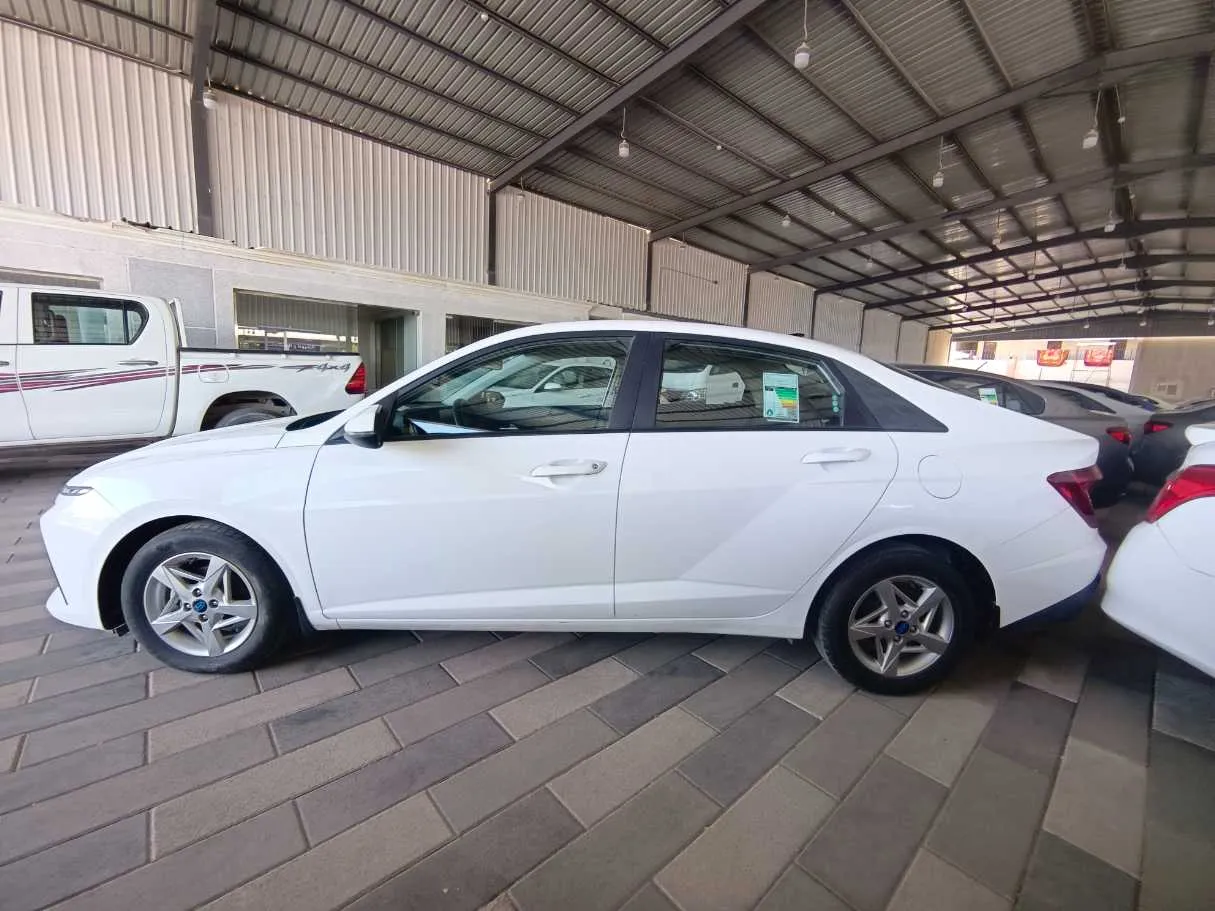 Car image 7