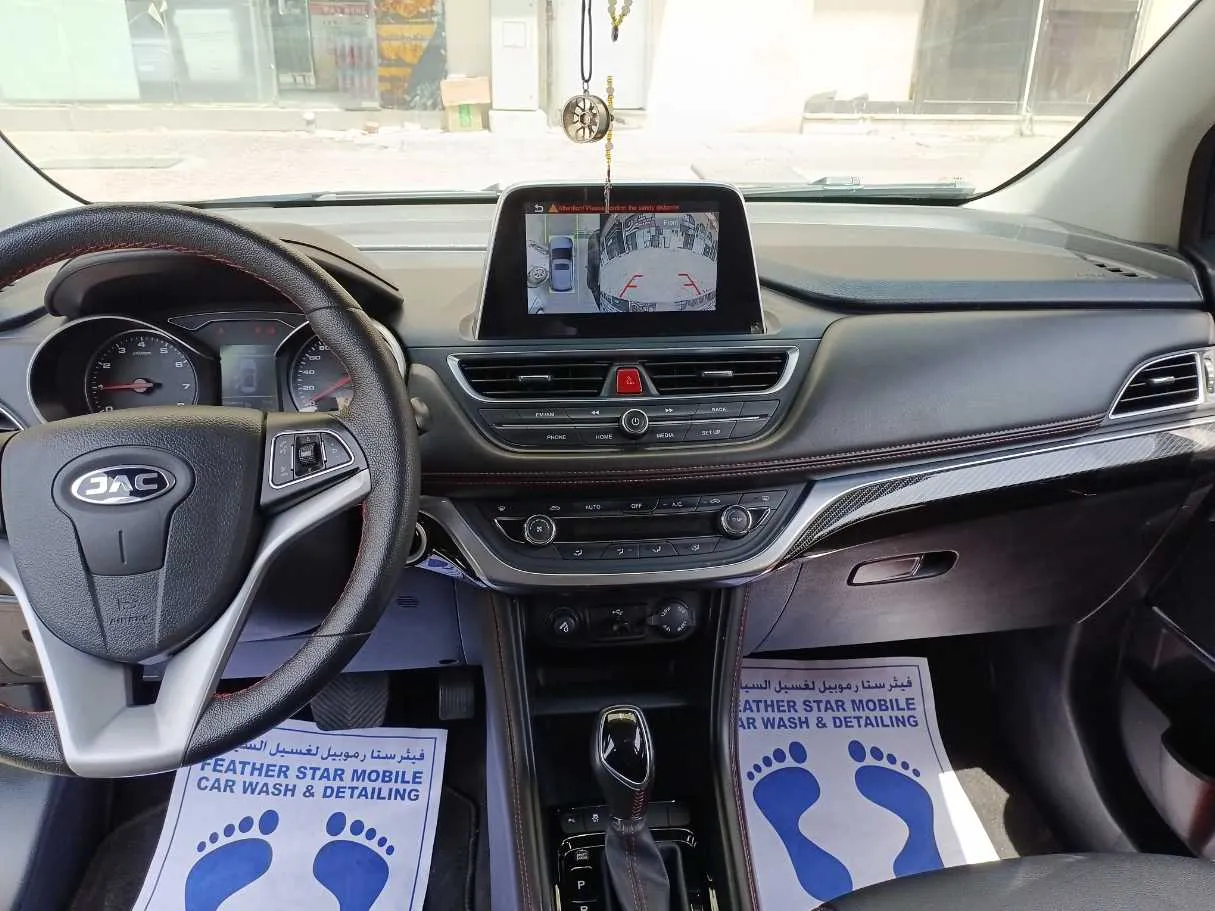 Car image 17