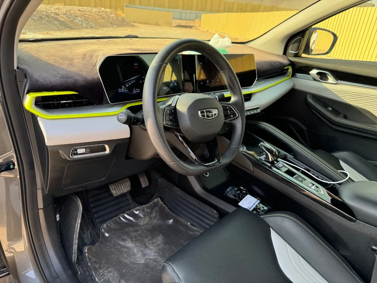 Car image 9