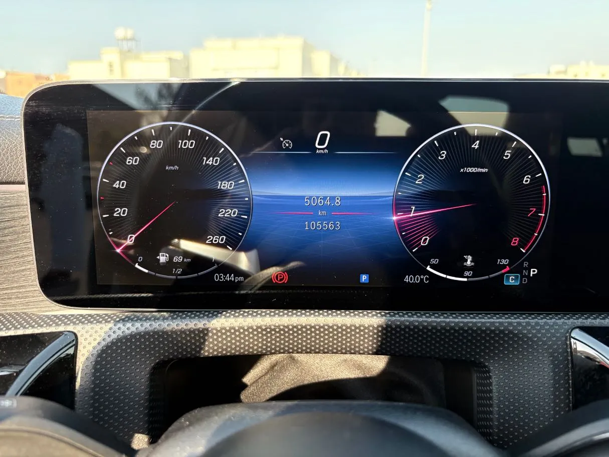 Car image 23