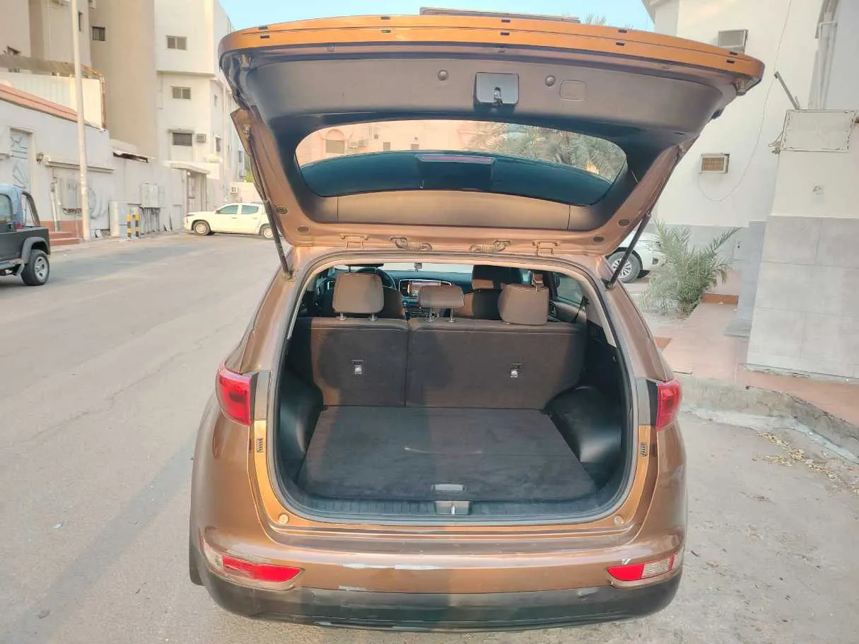 Car image 29