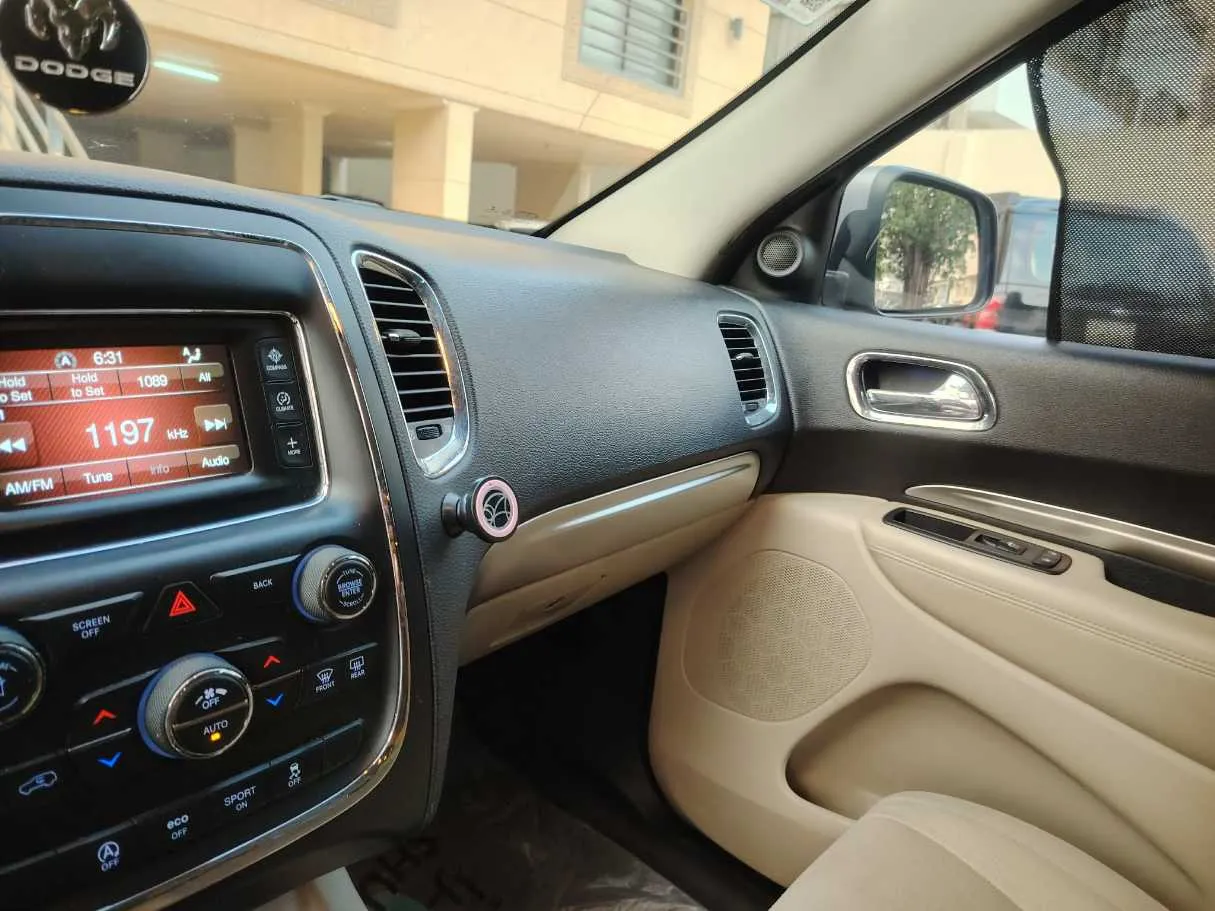 Car image 43