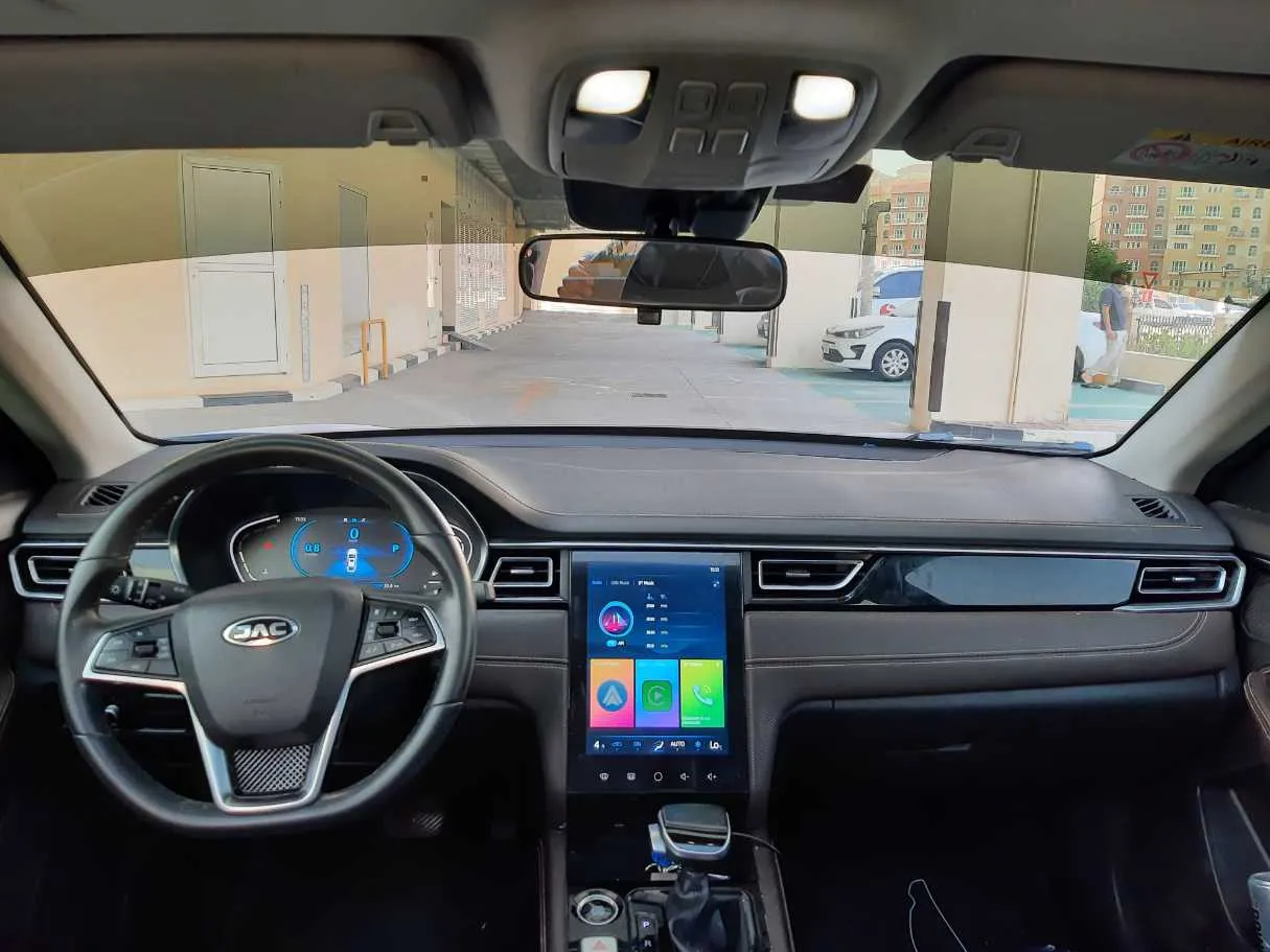 Car image 15