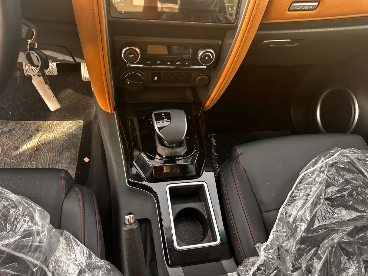 Car image 17