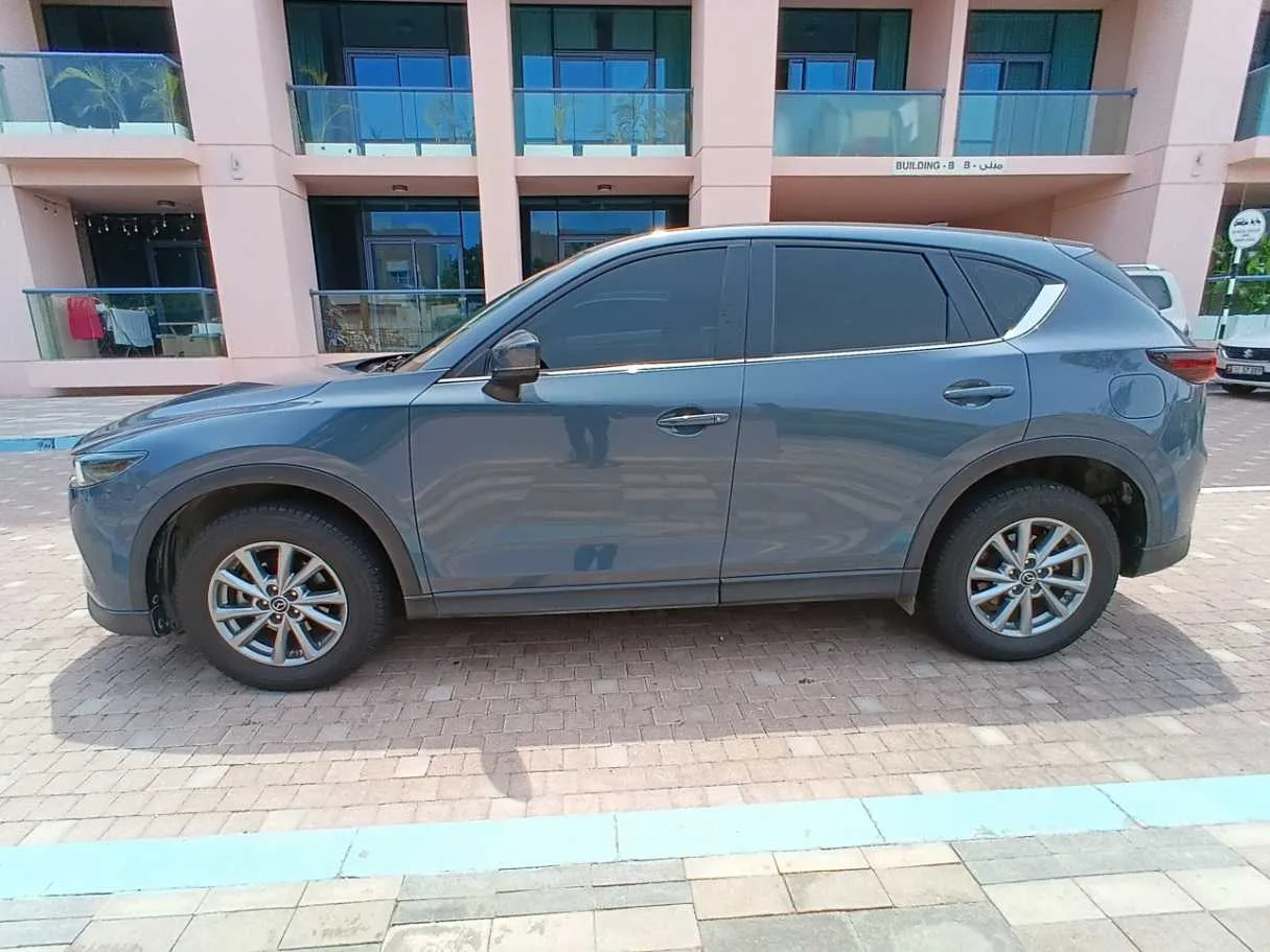 Car image 8