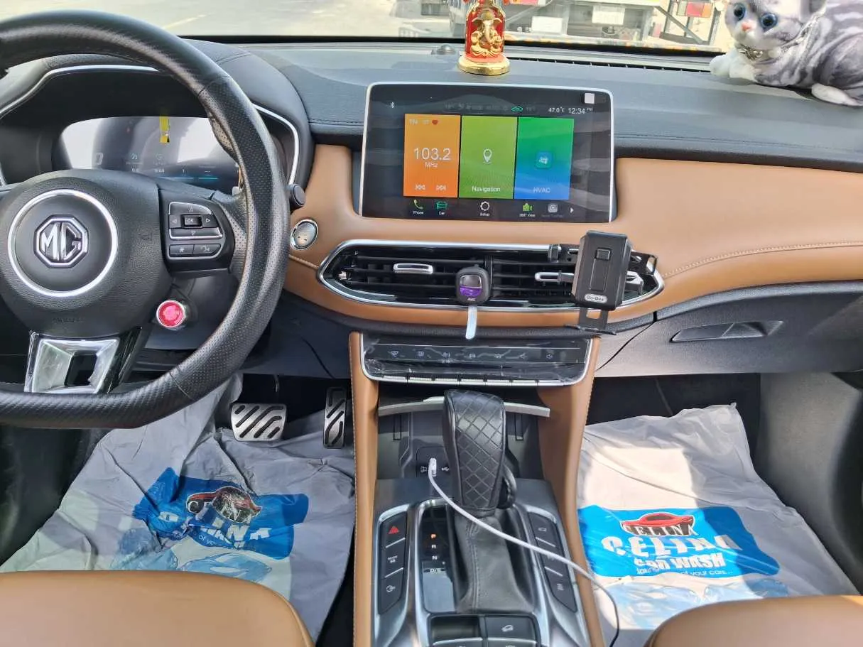 Car image 18