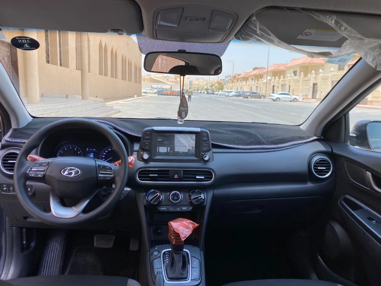 Car image 14