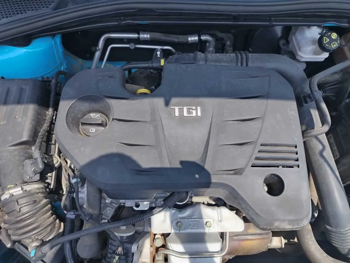 Car image 48