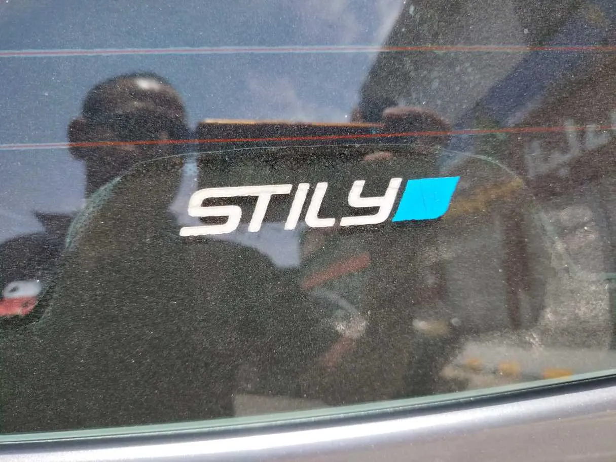 Car image 38
