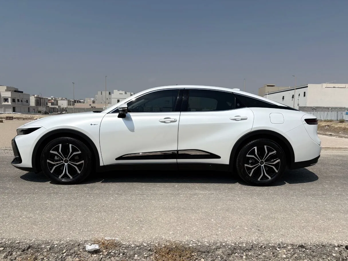 Car image 8