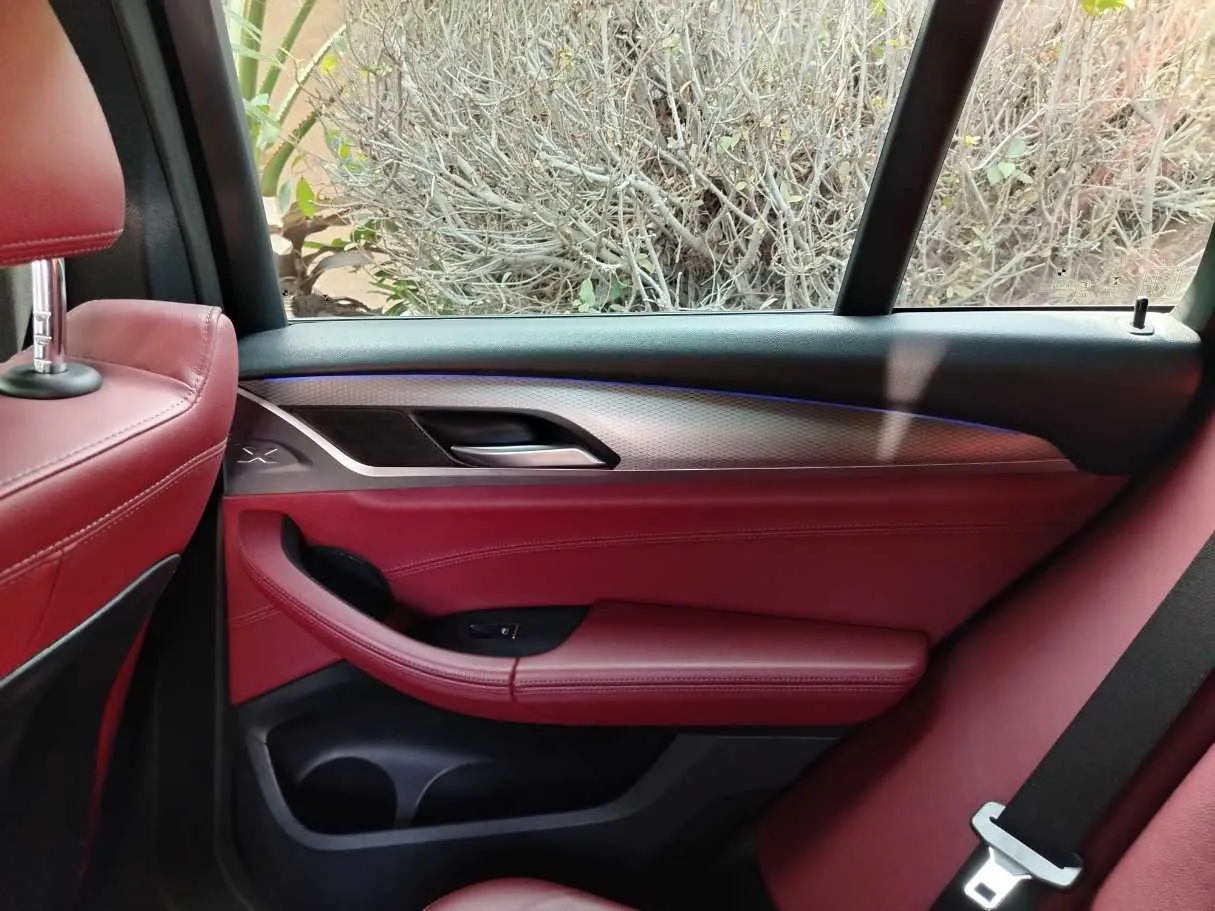 Car image 38