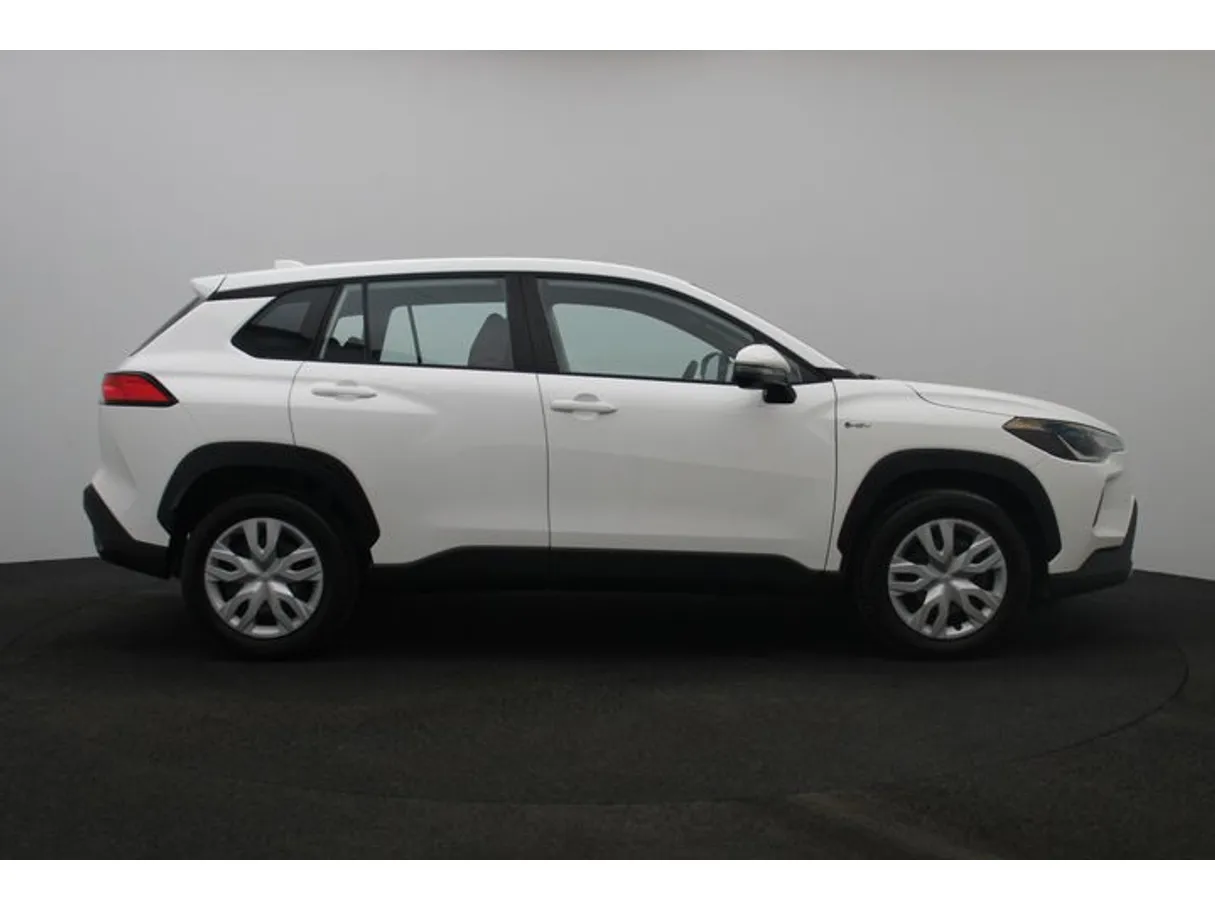 Car image 13