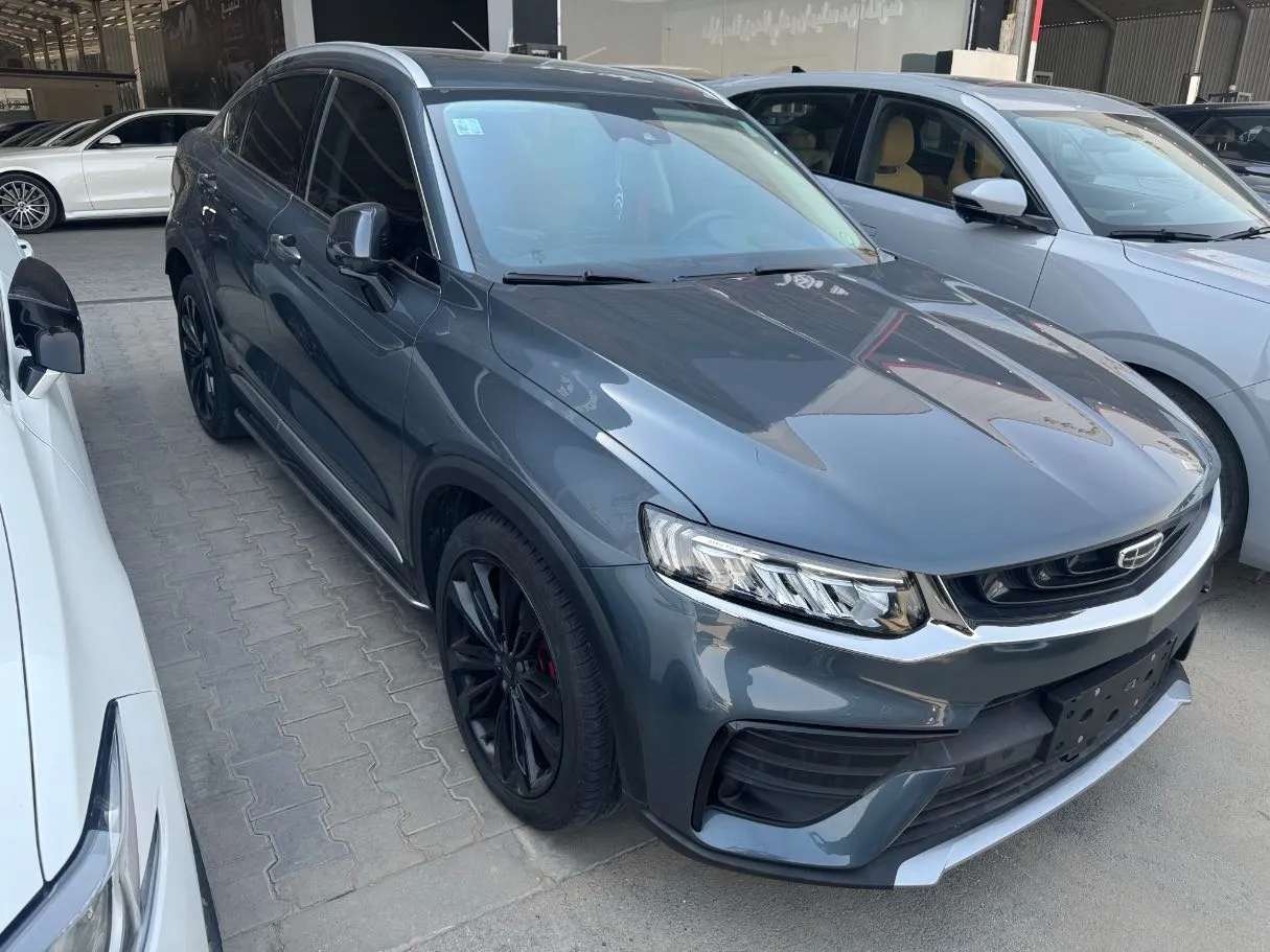 Car image 3