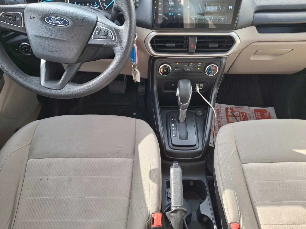 Car image 17