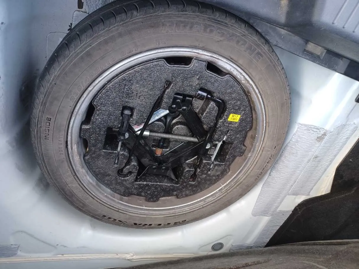 Car image 24