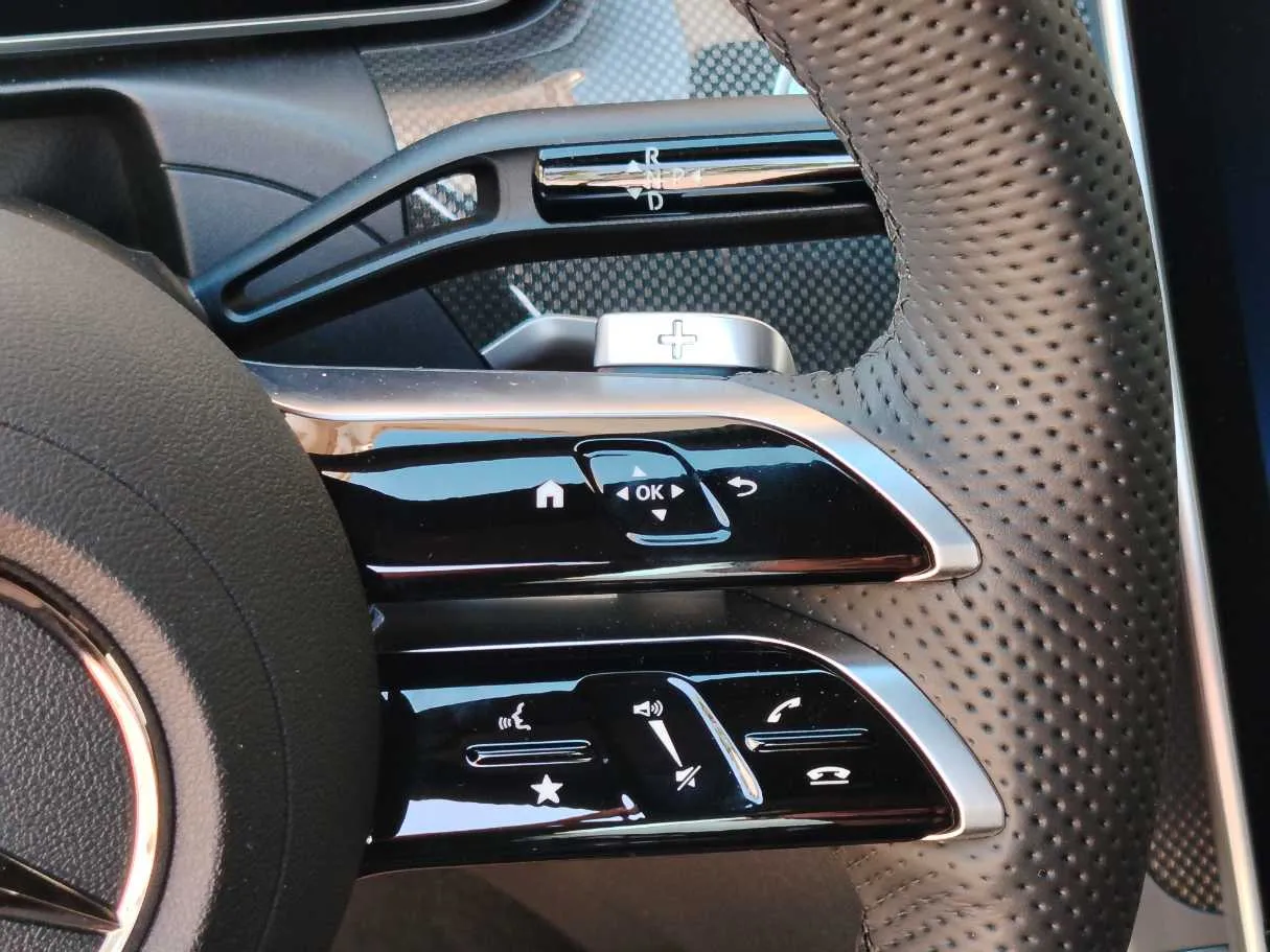Car image 31