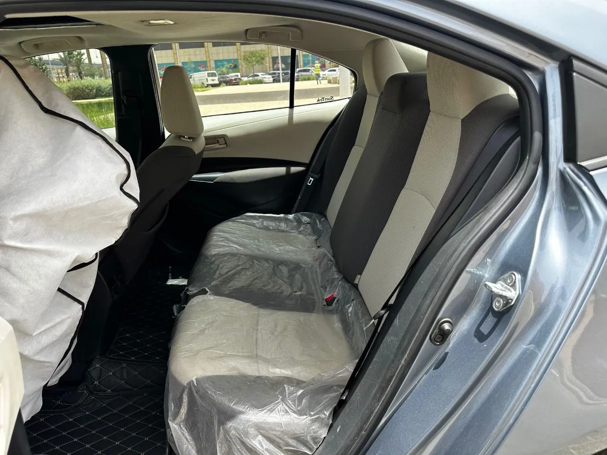 Car image 15